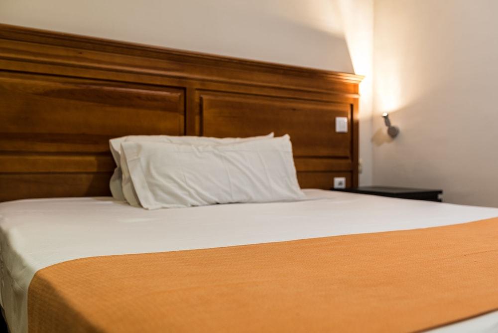 Kubik Hotel Caceres Exterior photo